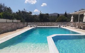 Villa Petrino - Central Flat Location Within Kassiopi. Sleeps 8