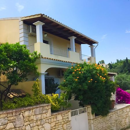 Villa Petrino - Central Flat Location Within Kassiopi. Sleeps 8 Exterior photo