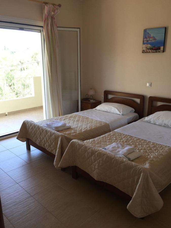 Villa Petrino - Central Flat Location Within Kassiopi. Sleeps 8 Exterior photo