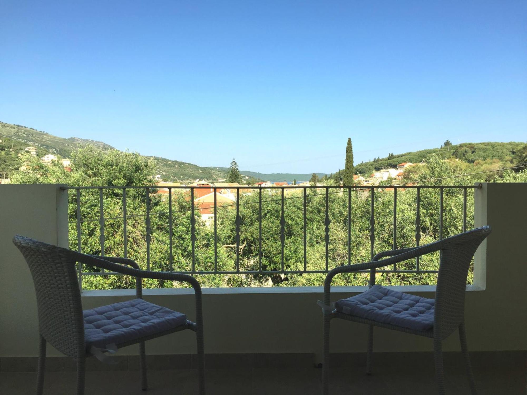 Villa Petrino - Central Flat Location Within Kassiopi. Sleeps 8 Exterior photo
